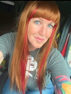 Long ginger auburn wig with bangs and red peekaboos